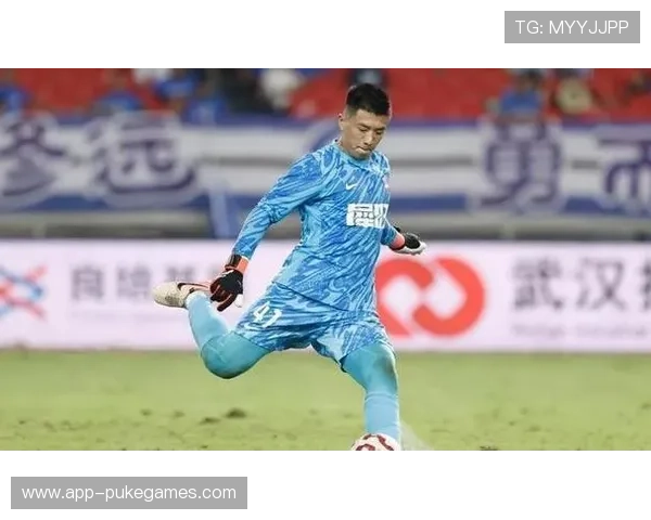 武汉三镇主场失利致保级压力增大，排名第13面临严峻考验